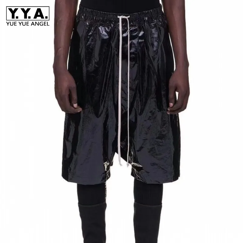 Merk Runway Heren Korte Zwart Lakleer Druppel Kruis Harembroek Top Kwaliteit Hip Hop Casual Loose Fit Elastische Taille shorts Merk Runway Heren Korte Zwart Lakleer Druppel Kruis Harembroek Top Kwaliteit Hip Hop Casual Loose Fit Elastische Taille shorts