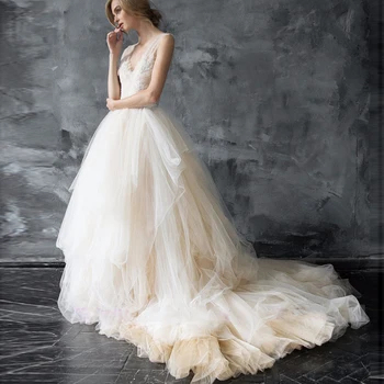 

Graceful Wedding Skirt Tiered Ruffle Bridal Soft Tutu Tulle Skirt Sweep TrainCustom Made Bridal New Coming Beautiful