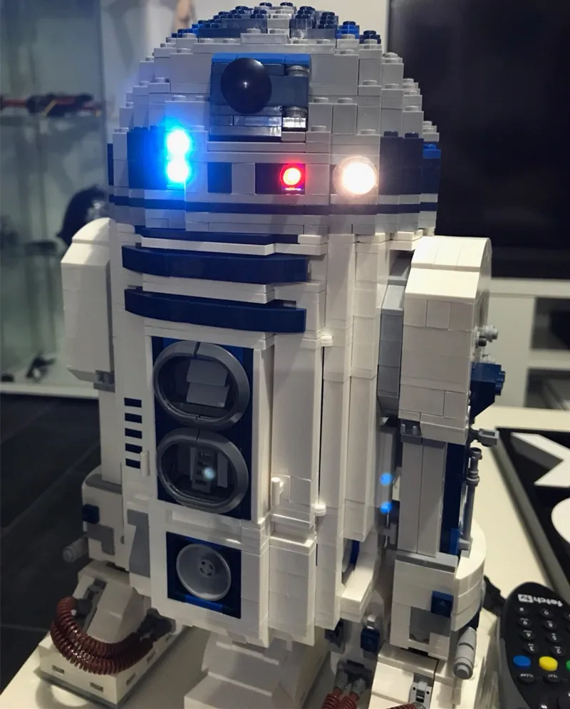 

Led light kit (only light kit included) for LEGO 10225 and 05043 R2-D2 Model Building blocks(not include robot)
