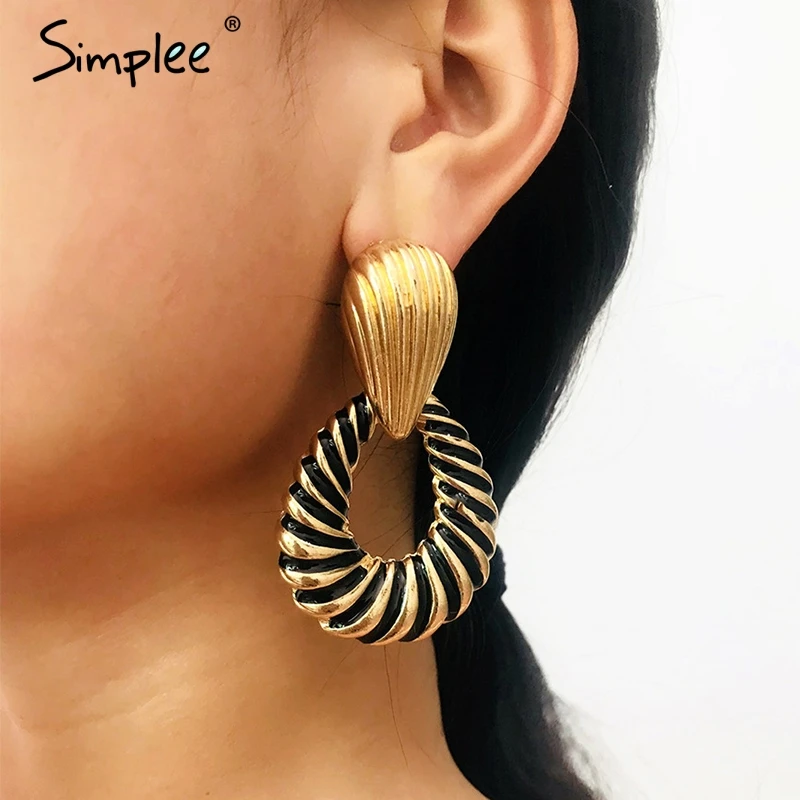 

Simplee Hollow out alloy geometric women earrings Trending fine jewelry vintage earrings Streetwear korean fashion accessories