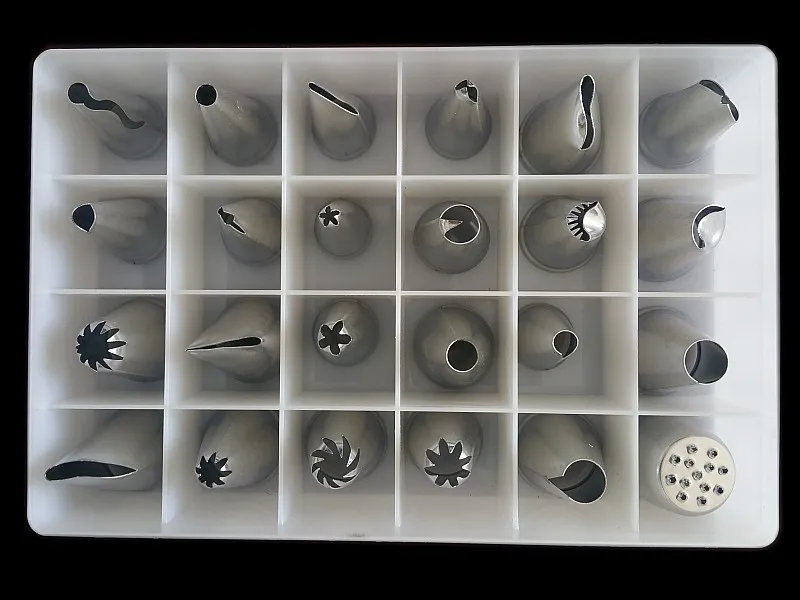 24 Pcs/Set Stainless Steel Seamless Icing Piping Nozzle Set Bakery And Pastry Tools Cream Cake Decorating Tips Set With PP Box