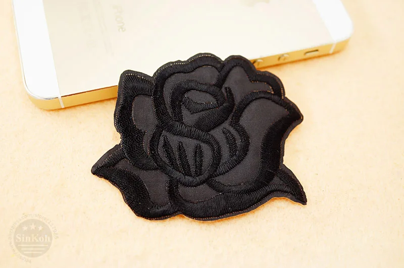 Black rose(Размеры: 6,0x7,0 см) патчи железа на вышитые матерчатая заплата мультяшный значок аппликация на одежду DIY аксессуары значки