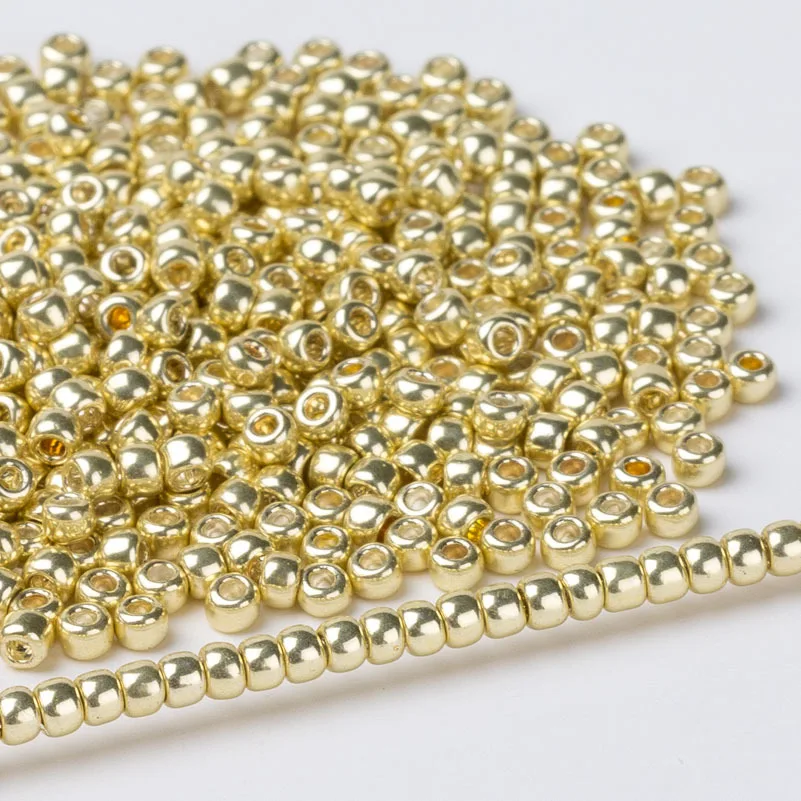 559 Toho Round Seed Bead Permanent Finish Galvanized Yellow Gold (3)