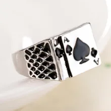 2019 moda clássico masculino grosso preto esmalte espadas poker anel masculino cor prata(China)