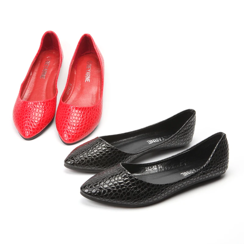 

Japanned PU leather embossed serpentine pattern flat boat shoes Girl's Shoes US 9 plus size 40 Red Black Women Flats
