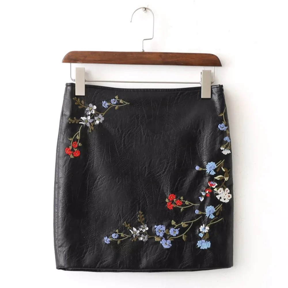 

MUMUZI High Street 2018 Women Faux Leather Short Skirt Female Spring Winter Basic Flower Embroidery Skirts Saia Black Skirt