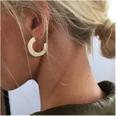 

Simple Gold Color metal Circle Earrings for Women vintage Trendy Creative Earings Fashion Jewelry KB400