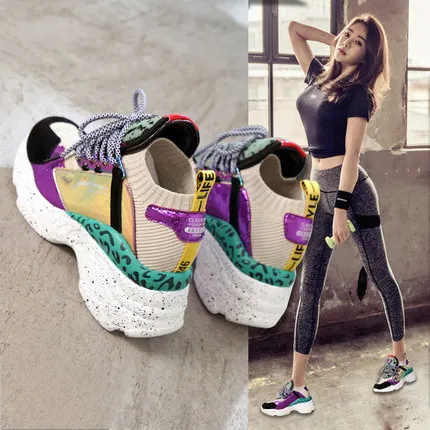 

Thick-soled shoes female 2019 early spring new height increase women's shoes super fire old shoes Korean casual shoes.