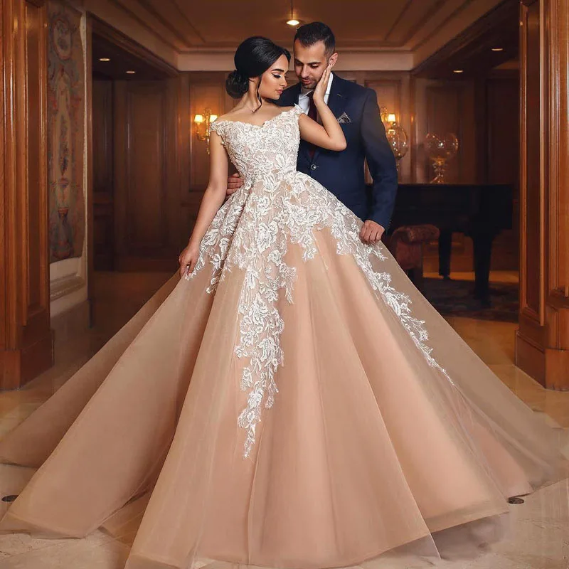 2018 Gorgeous Champagne Ball Gown Evening Dresses with White Lace Appliqued Arabic Women Formal Prom Party Gowns169