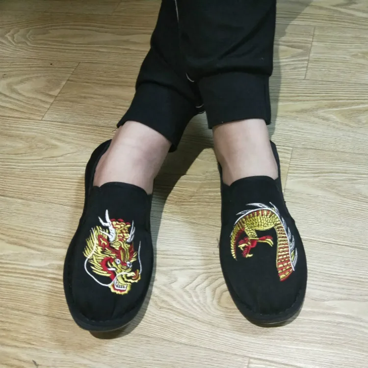 

Autumn and Winter New Social Boys Put on Dragons and Wag Tail Lazy Shoes