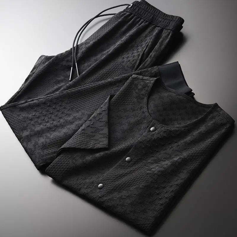 Minglu летние мужские комплекты(футболка+ брюки) Роскошные пряжа-окрашенный однобортный с коротким рукавом мужские комплекты размера плюс 4xl облегающие мужские комплекты - Цвет: BLACK  TZ18175