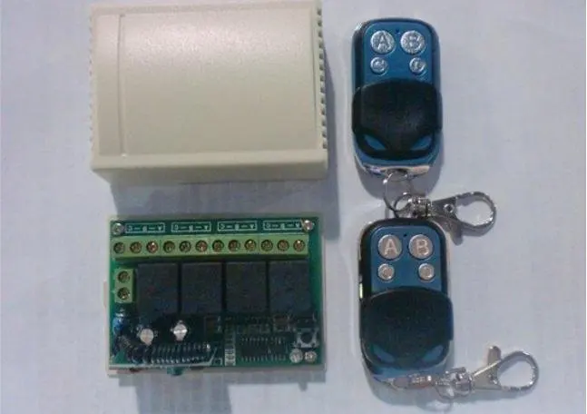 

New 12V 4CH 1 Receiver 2Transmitter Wireless Remote Control Working Way is Adjustable 200M For Garage door / Window /Lamp