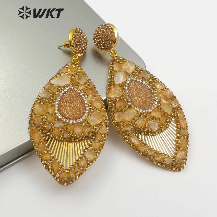 

WT-RE080 WKT New playful plant leaf-shaped earrings partially hollowed out with stone rhinestones paved into ladies earrings