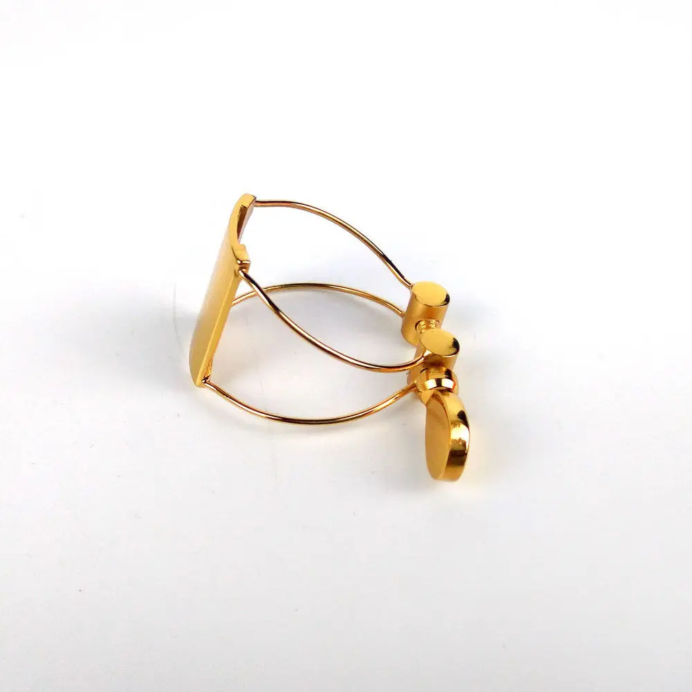 

1 piece gold-plated Bakelite alto Saxophone Mouthpiece Ligature Clip