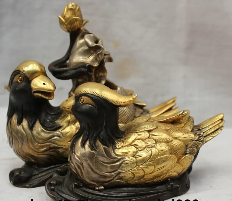 

JP S62 Lovely Chinese Bronze 24k Gold Mandarin Duck Love Bird With lotus leaf Statue