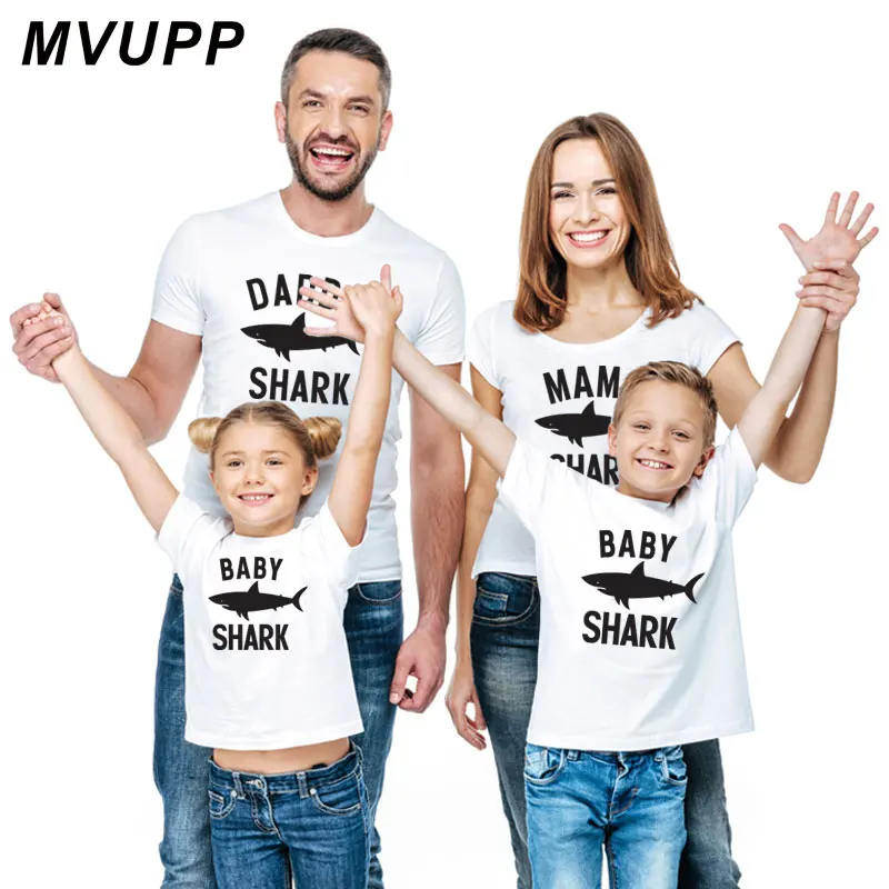 SHARK familie t hemd papa mama baby passenden outfits für vater mutter sohn tochter mama und mich kleidung große schwester aussehen Mode