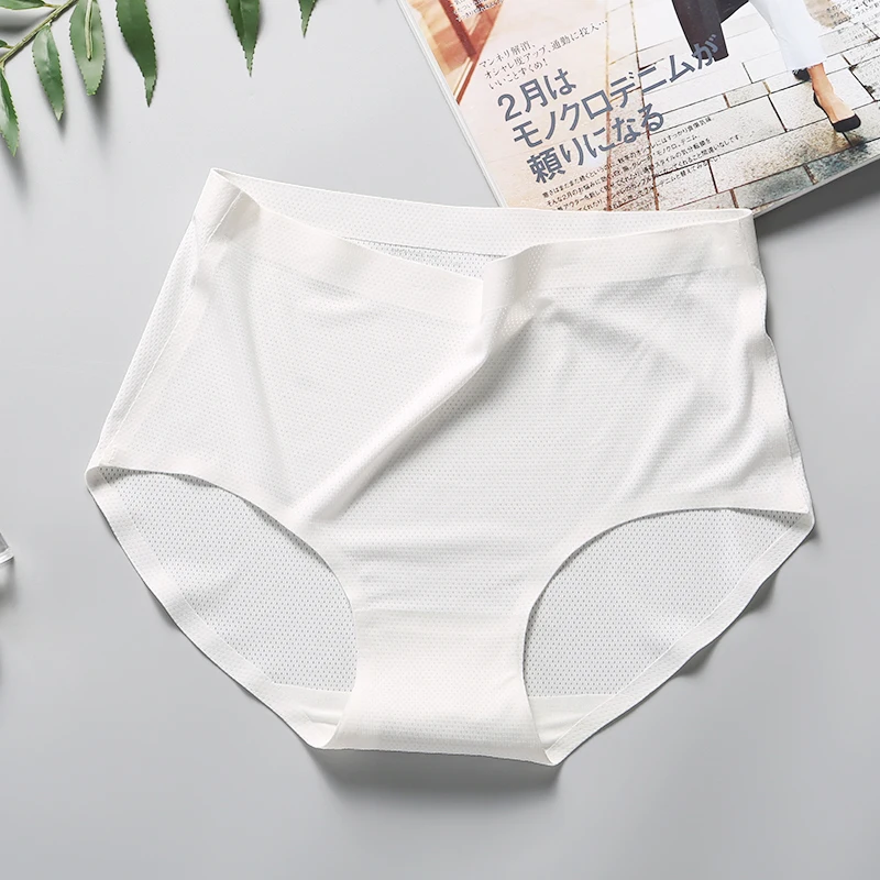 

Hot New Quality Women's Briefs Shorts Fashion Sexy Brands Ms Breathable Piece Seamless Girl Underwear Ice Silk Panties Underpant