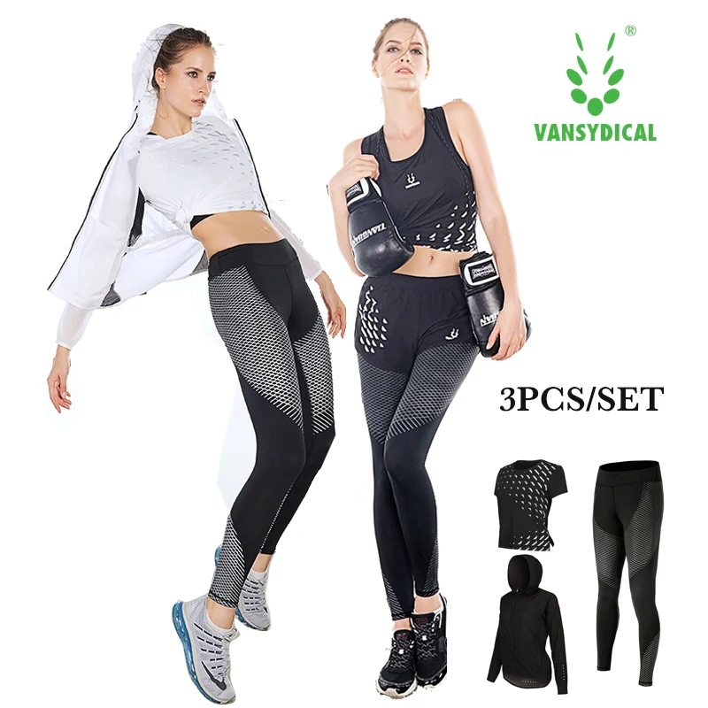 Драй фитнес. Спортивный костюм для бега женский летний. Женский костюм для бега летом кошерный. Костюм для фитнеса с безрукавкой. Жилетка с лосинами спорт Весна.