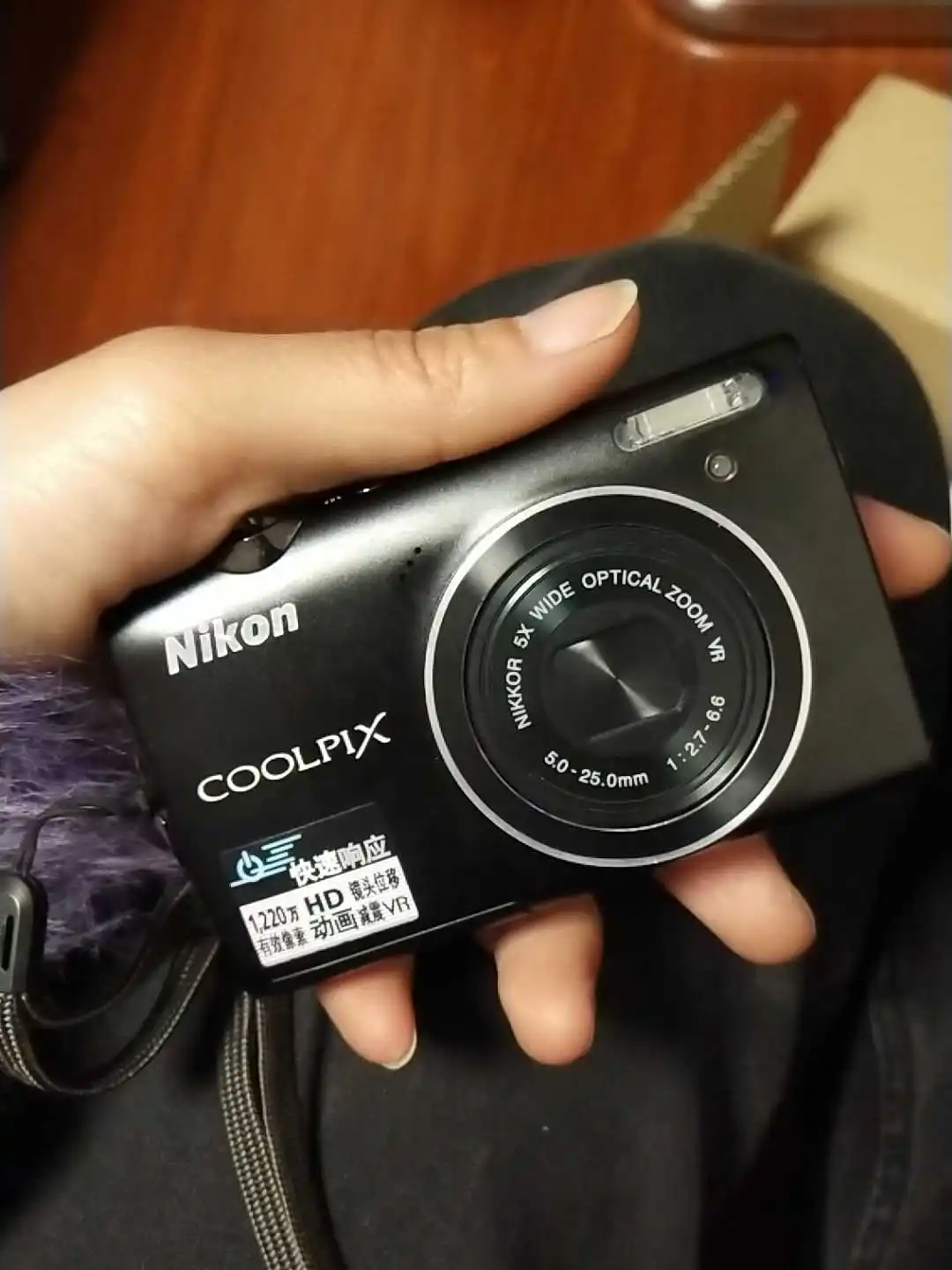 Используется камера NIKON COOLPIX S5100 HD(720 p) оптическая VR стабилизатор изображения 5x широкоугольный