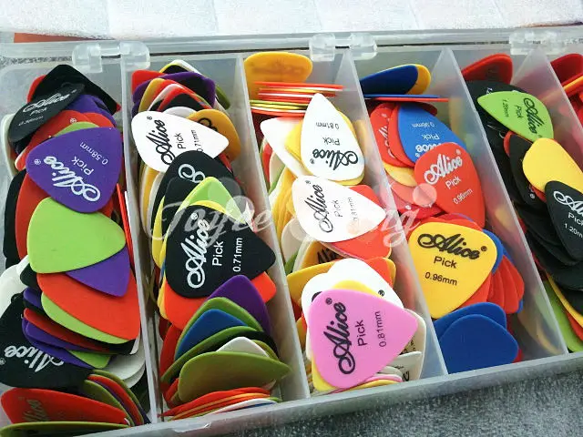 

Lots of 100pcs Alice Sandblast Matte Nylon Acoustic Electric Guitar Picks Plectrums Free Shipping