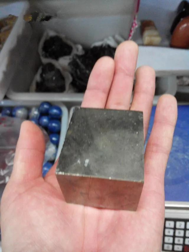 AAA + + Natural polished cube Iron Pyrite Quartz Crystal Healing Energy Stone Raw Ore Stone Mineral Specimens Wholesale 262.5g 2