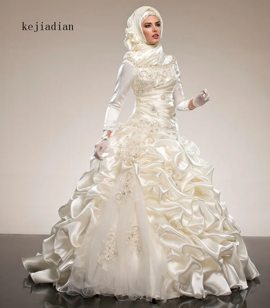 

Saudi Arabia Abaya Long Sleeves Muslim Wedding Dresses Ball Gowns Ruffles Crystal Beading Draped Wedding Gowns with Hijab