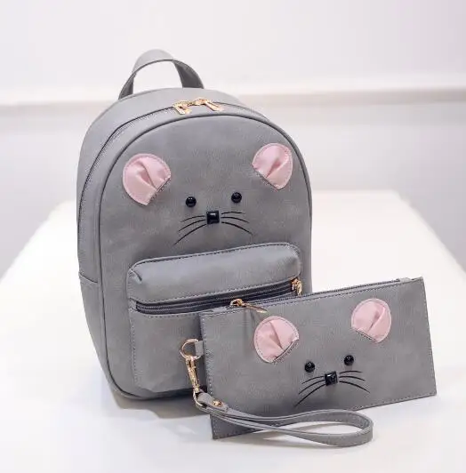 Портфель мышки. Портфель мышки. Мышь с рюкзачком. Рюкзак мышка. Портфель мышки.