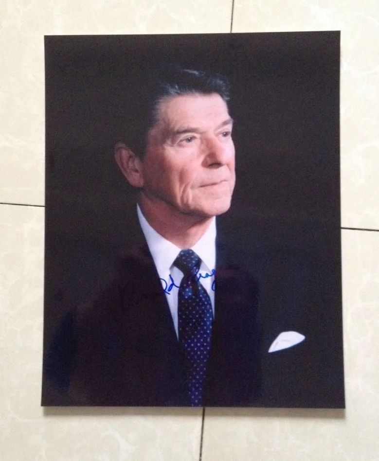 Signed Ronald Wilson Reagan Autographed Original Photo 8 10