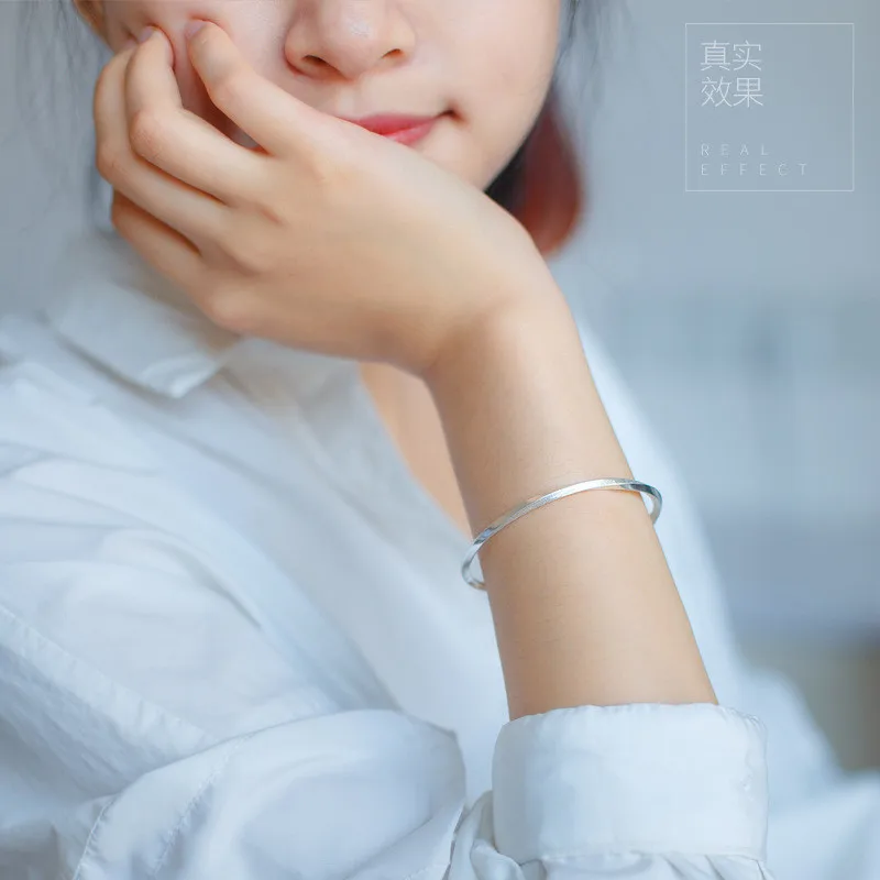 3299983354_334617663