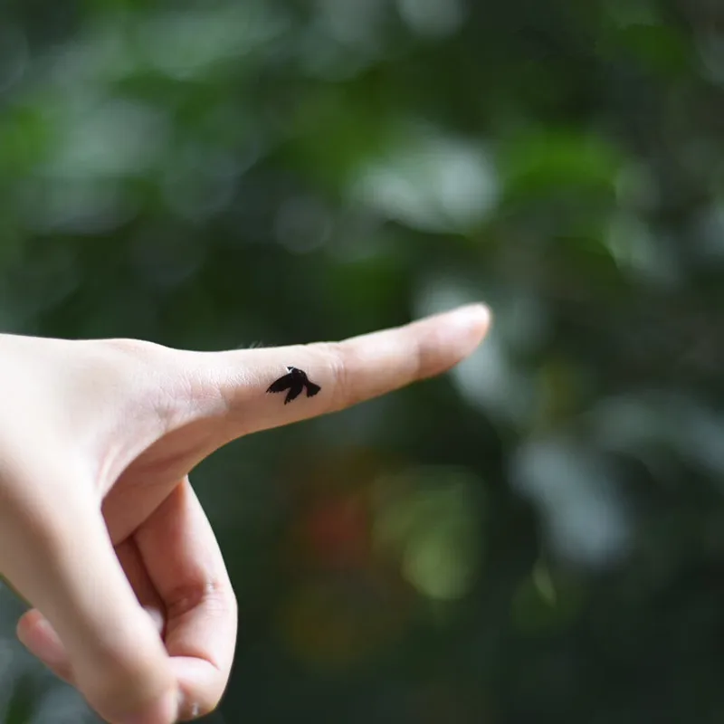 

1pcs natural personality small fresh art day cream fashion waterproof cover scar