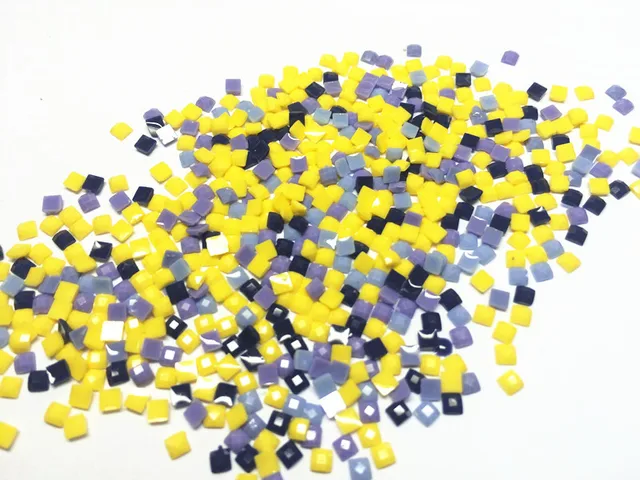 러시아 성의 웅장함을 사실적인 세부묘사와 찬란한 다이아몬드로 포착한 3D 다이아몬드 페인팅 키트