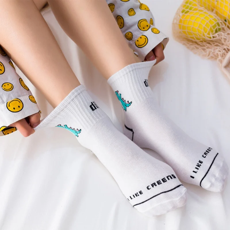 Kawaii женские Носки с рисунком динозавра банан носки хипстер письмо Harajuku короткие