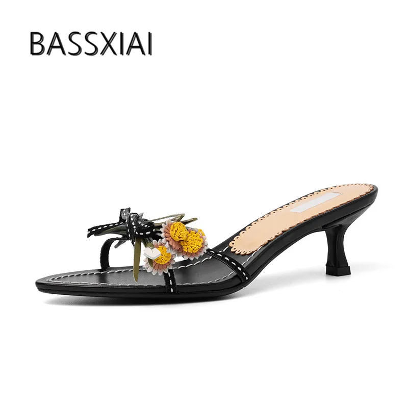 

2019 Flower Sheepskin Slippers Woman Peep Toe Kitty Heel Shoes Women Sweet Gladiator Sandals