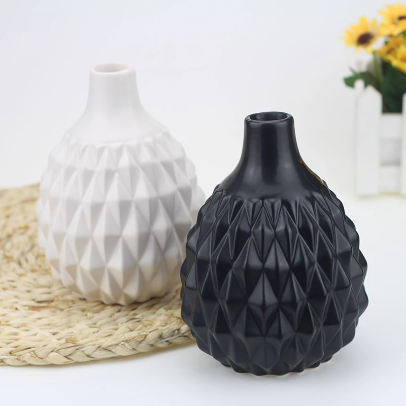 Креативная керамическая черно-белая простая ваза с ораментами для дома, гостиной, украшения в скандинавском стиле, угловые трехмерные поделки
