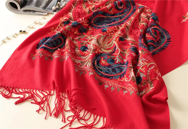 New Luxury Brand Women Scarf High Quality Embroidery Winter Cashmere Scarves Lady Shawls and Wraps Female Pashmina Echarpe