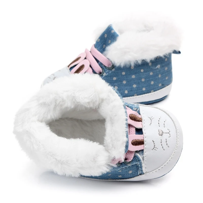 Теплые ботинки для маленьких девочек; зимняя обувь для новорожденных; теплые детские сапоги в горошек; бархатная детская обувь; 0-12 месяцев
