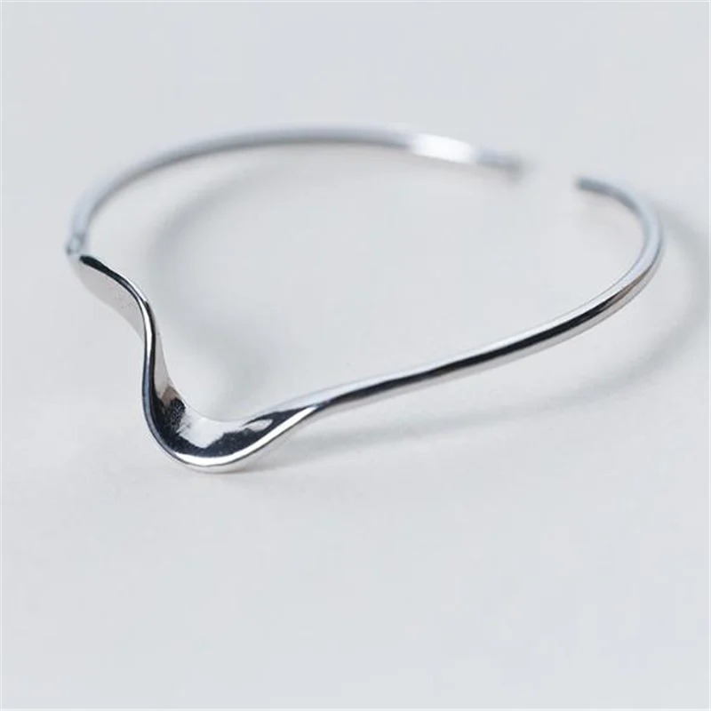 

100% 925 Silver New Popular Mobius Twisted Wavy Bracelet 925 Silver Women Bracelet Trend Female Cute S1551