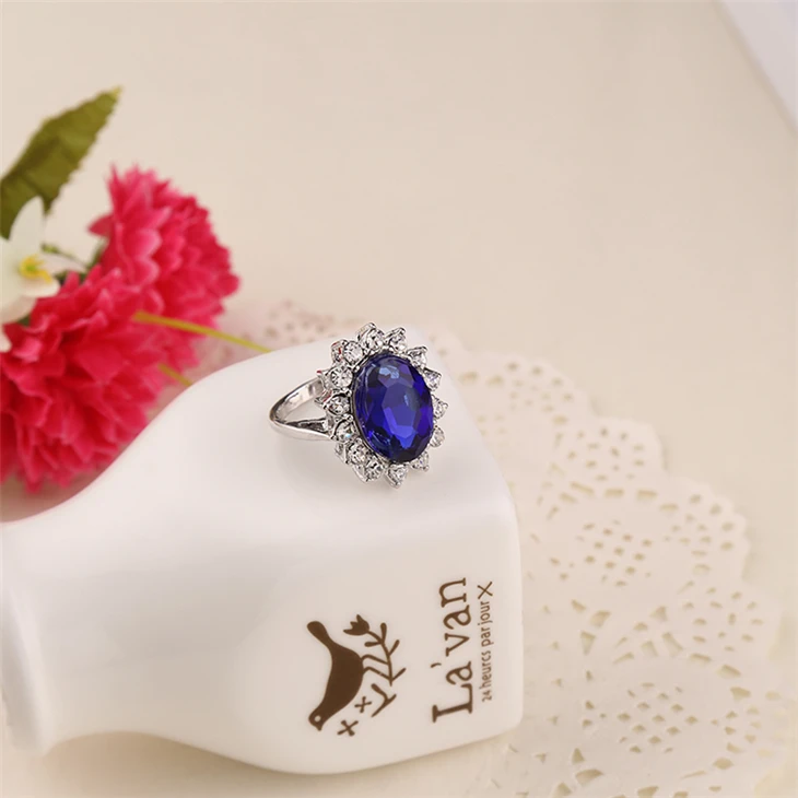 Женское Обручальное кольцо обручальное с синим кристаллом и фианитом|ring blue|princess