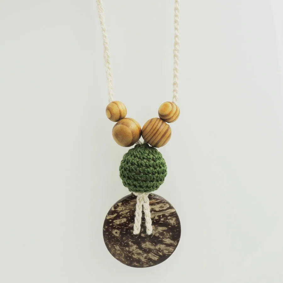 Ручной работы Вязание крючком ожерелье, хлопчатобумажной пряжи натурального кокосового кнопку очарование ребенка прорезыватель NW1955