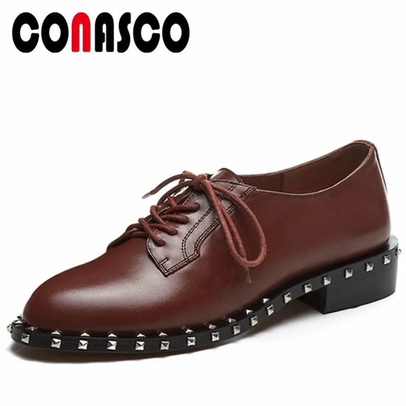 

CONASCO Brand Women Party Punk Pumps Genuine Leather Four Season Low Heels Shoes Retro Rivet Top Quality Shoes Woman Brogue Shoe