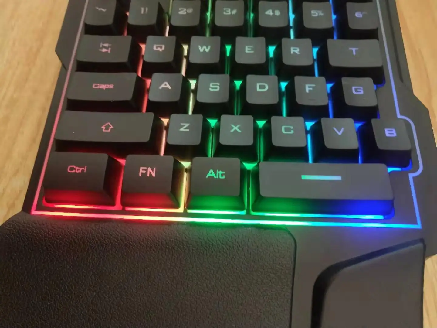 Игровая клавиатура Механическая клавиатура с подсветкой 35 клавиш RGB с одной рукой 1,6 м Проводная черная ПК Компьютерные аксессуары для ПК