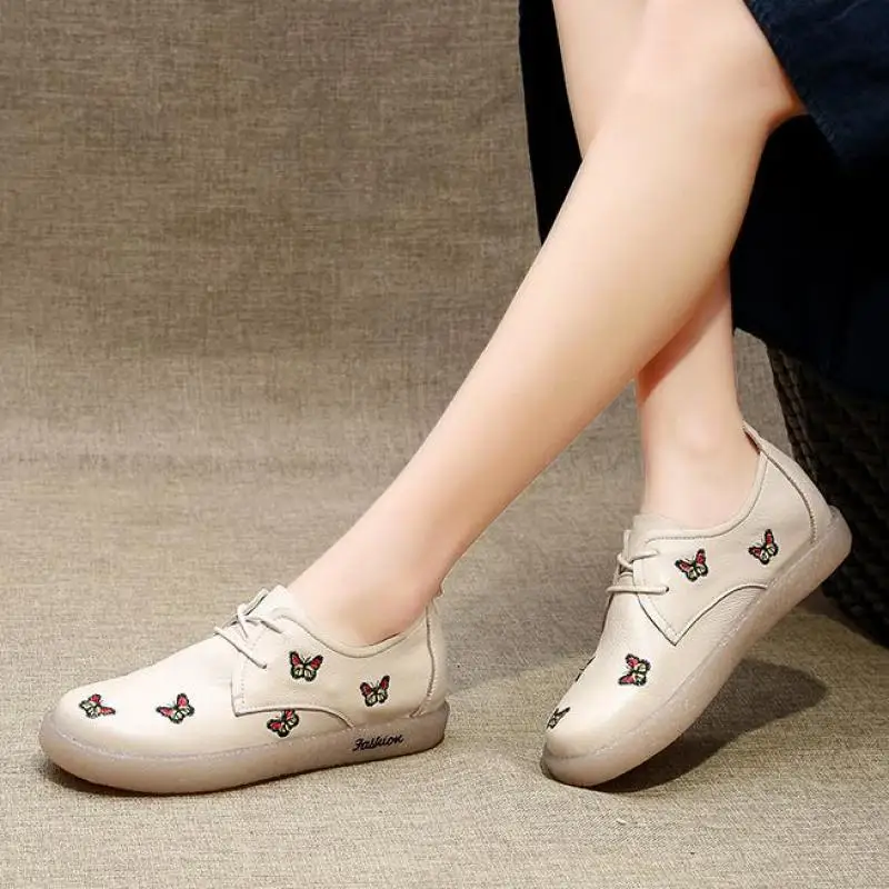 

Women Leather Flats White Casual Lazy Shoes Slip On Embroidery Butterfly 2019 Spring Loafers Handmade Women Genuine Leather Flat