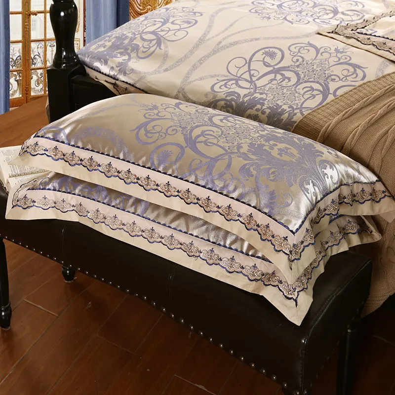 White Silver Color Jacquard Luxury Bedding sets 4/6 Pcs Queen/King size lace cotton Stain Bed set Bed linen Duvet cover pillow 18