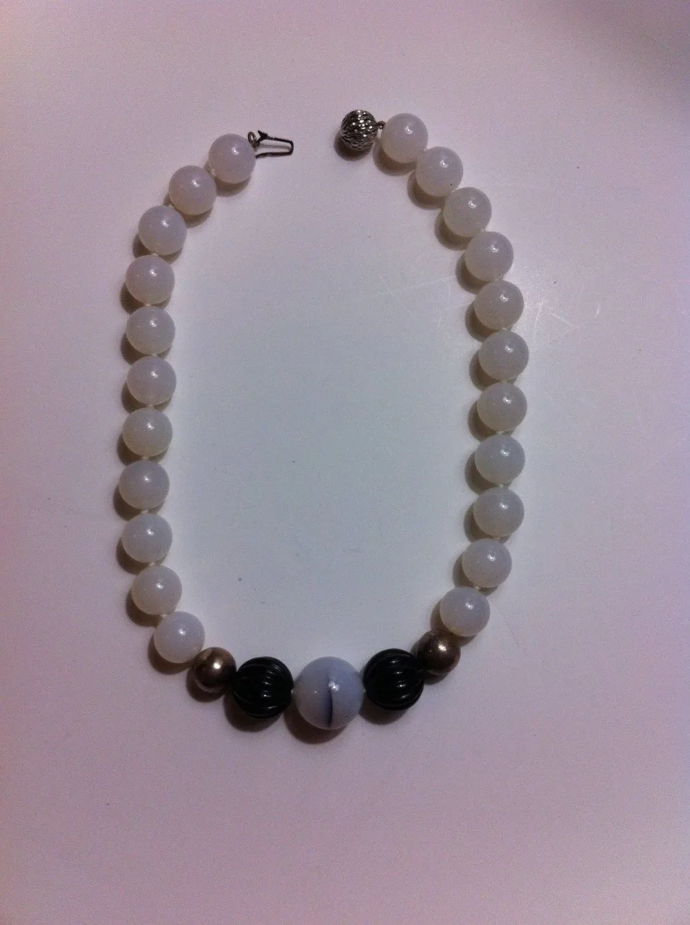 

1506 beads necklace with silver lock 18
