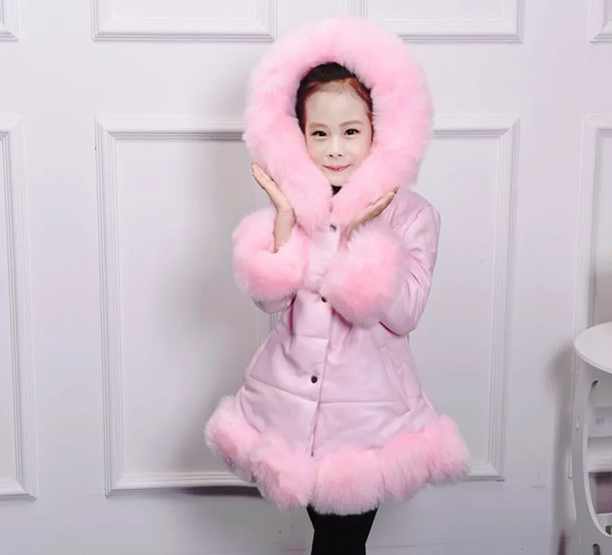 Jas meisje/зимние теплые куртки с меховым капюшоном для девочек; стеганые пальто; утепленная куртка из искусственной кожи в стиле пэчворк с искусственным лисьим мехом; Верхняя одежда; W57 - Цвет: Pink
