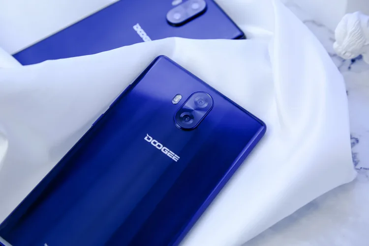 DOOGEE MIX LITE 2GB RAM 16GB ROM MTK6737 1.3GHz Quad Core 5.2 Inch IPS HD Bezel-less Screen Dual Camera Android 7.0 4G LTE Smartphone