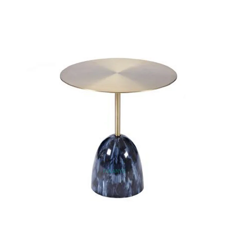 

Fashionable modern corner, simple Italian style