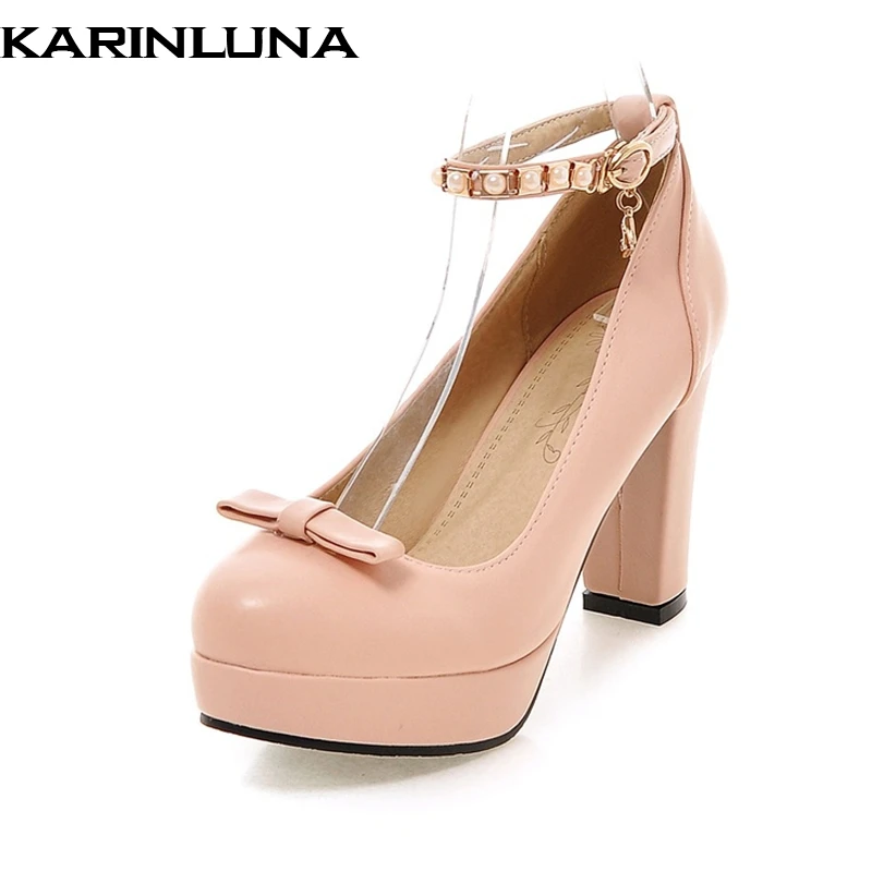 heels with square front