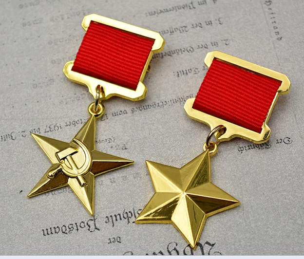 

Gold-plated Stalin Gold Star Medal Russian World War II USSR Soviet Five-star Medal of Labor with Pins CCCP Badge