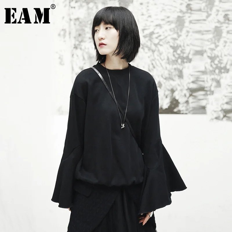 

[EAM] 2019 New Spring Round Neck Long Flare Sleeve Black Brief Personality Big Size Sweatshirt Women Fashion Tide JI515